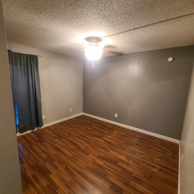 Master Bedrrom - 3440 Parkmoor Village Dr