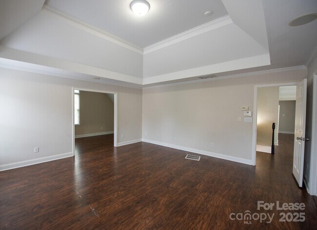 Building Photo - 247 Montibello Dr