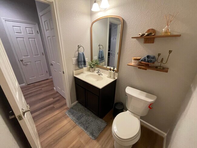 Building Photo - 1307 Oriole Ct