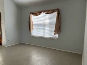 Building Photo - 2134 Collingsfield Dr