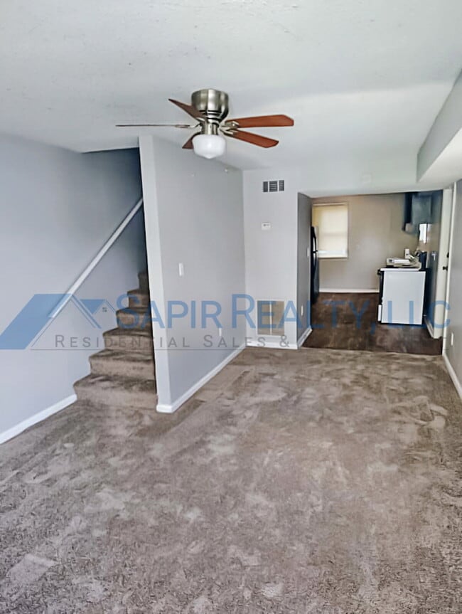 Building Photo - 774 Lilly Ave