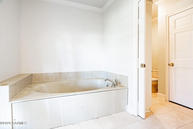 Building Photo - 110 Rimwood Ave