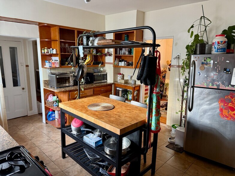 Building Photo - 19 S Midland Ave