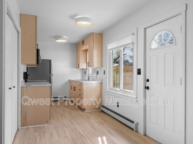 Building Photo - 414 Rose St