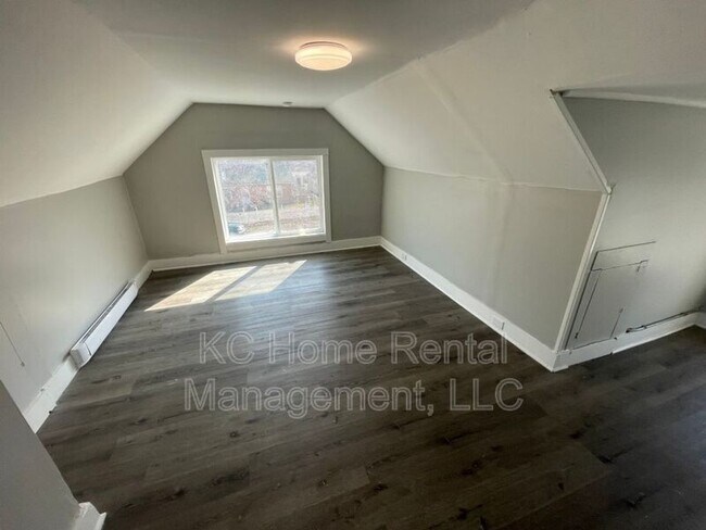 Building Photo - 810 S Hardy Ave