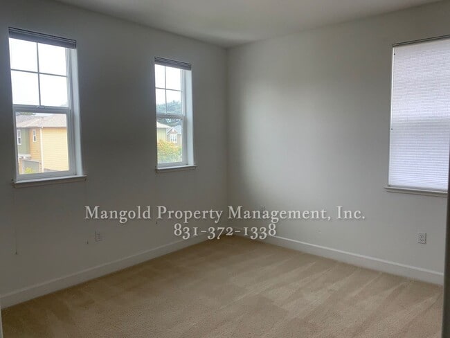 Building Photo - 2726 Bungalow Dr