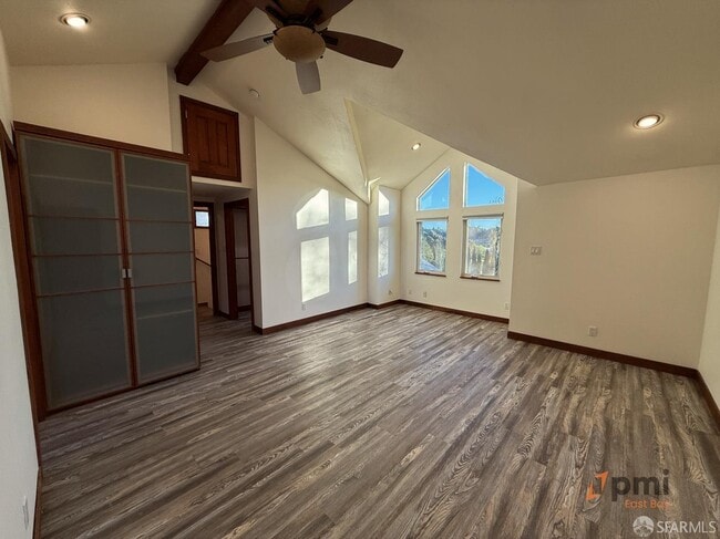 Building Photo - 539 Palms Dr