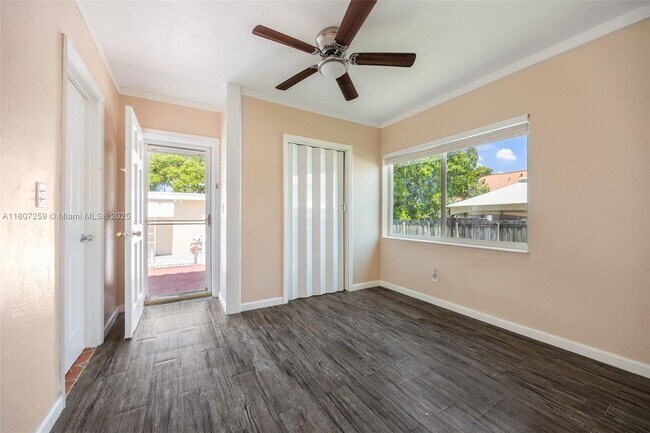 Building Photo - 261 SW 48th Ct