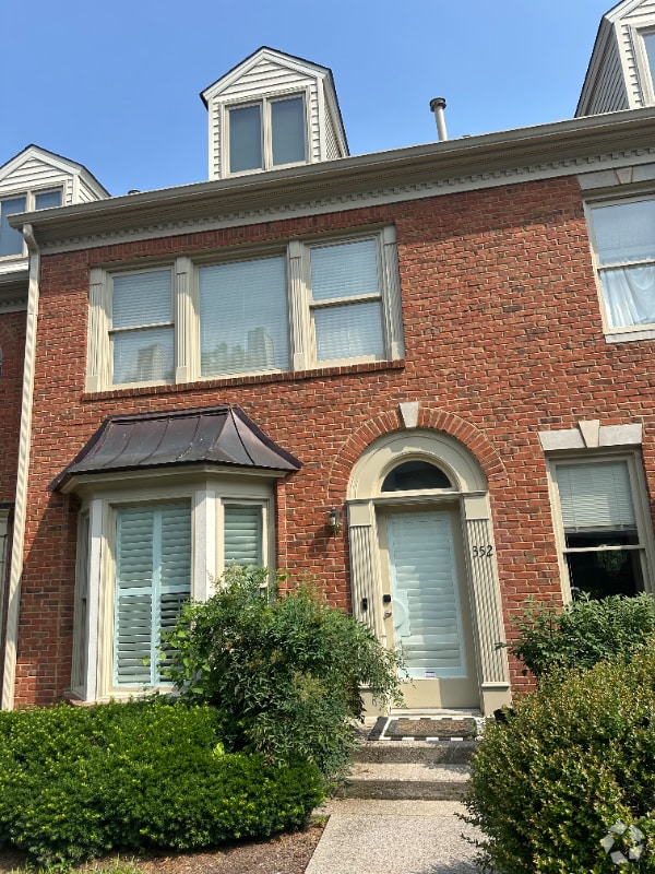 Building Photo - 352 Ardsley Pl