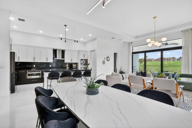 Building Photo - 10195 SW Latium Wy