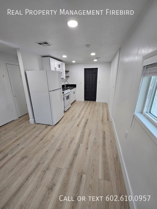 Building Photo - 15 N Ashland-Canyon Casita