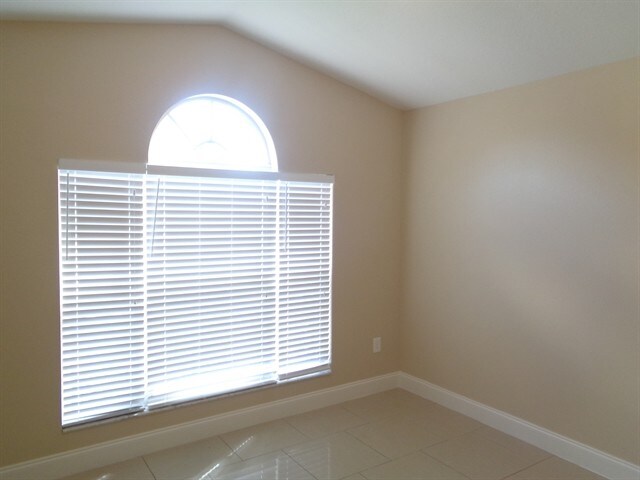 Building Photo - 29425 Crossland Dr