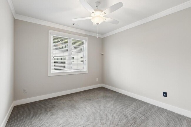 Building Photo - 2974 Hermance Dr NE
