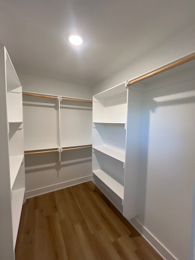 Building Photo - Your Dream Home Just Hit the Market – Don’t Miss Out!