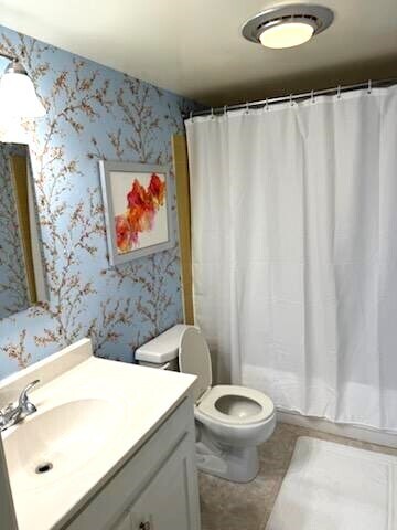 Building Photo - Furnished rental