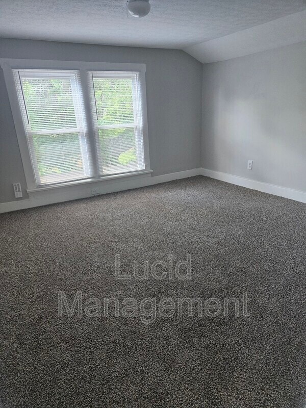 Building Photo - 1210 Longfield Ave
