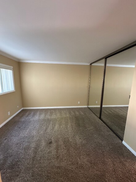 Building Photo - 338 S Arroyo Dr