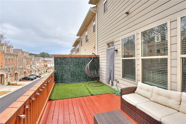 Building Photo - 1306 Harris Way S