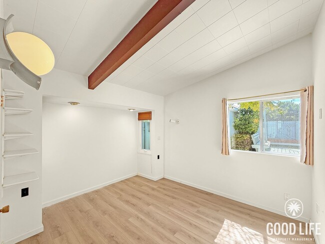 Building Photo - Spacious 3BR Home + 1BR ADU with Private Courtyard in University City!