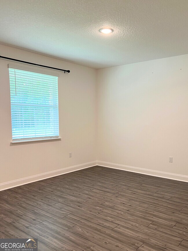 Building Photo - 111 Breakwater Lp