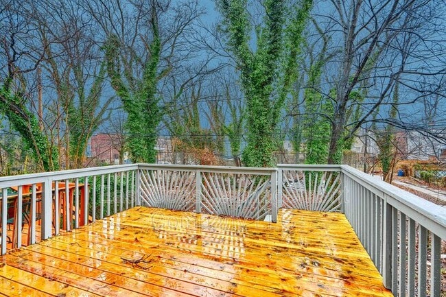 Building Photo - 3028 Chelsea Terrace