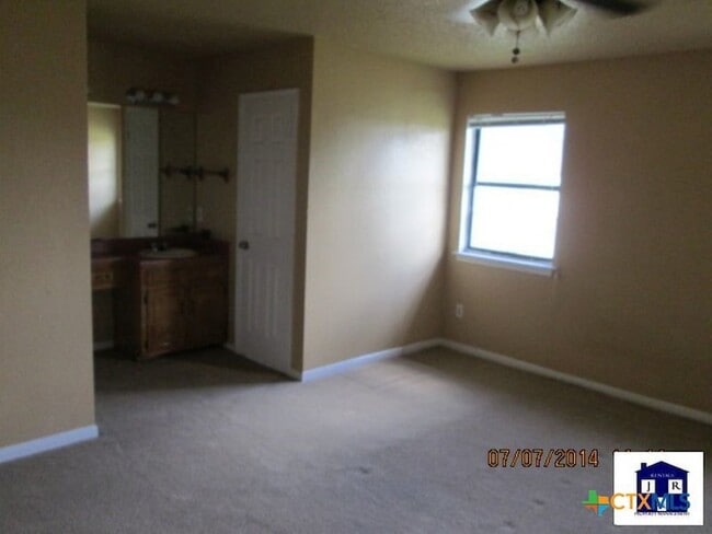 Building Photo - 2619 Phyllis Dr