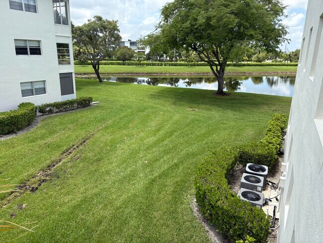 Building Photo - 112 Preston Way