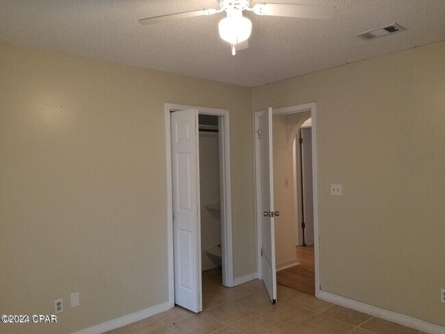 Building Photo - 202 Castile Cir