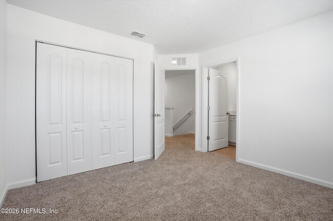 Building Photo - 32 Pasadena Dr