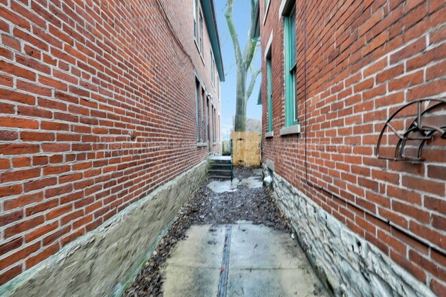 Building Photo - 69 E 1st Ave