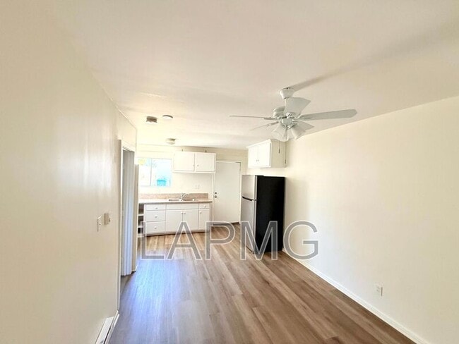 Building Photo - 927 - 929 1/2 Camulos Rd