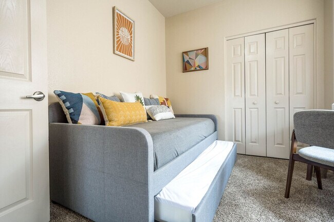 Building Photo - 2711 Sunrise Point Rd