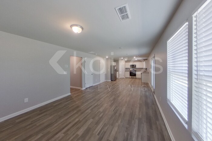 Building Photo - 214 York Ln