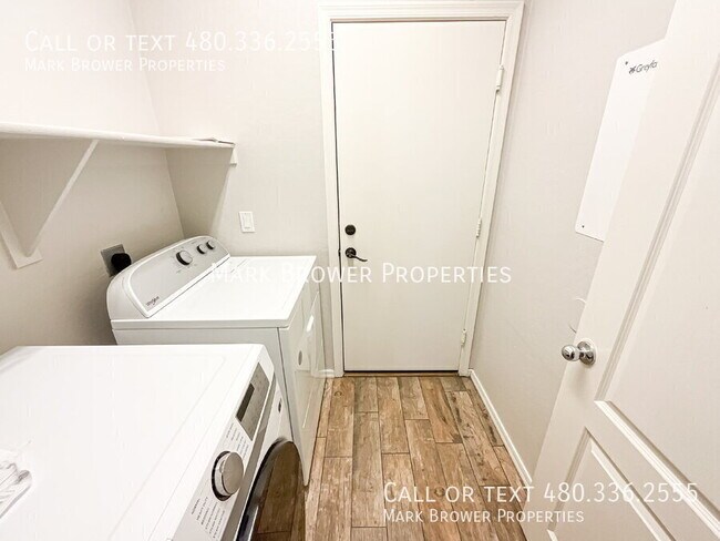 Building Photo - 270 W Dana Dr