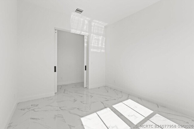 Building Photo - 10264 Field Flower Trl