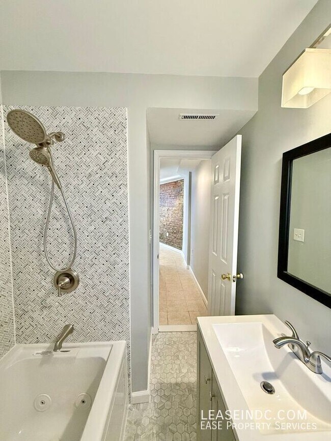 Building Photo - 203 R St NW