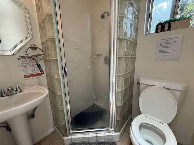 Building Photo - 5223-5225 E Falls View Dr