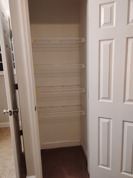 Building Photo - 627 NE Washington St