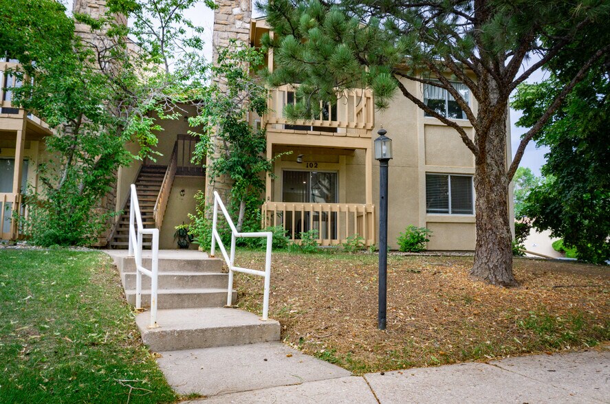 Building Photo - 850 Tenderfoot Hill Rd