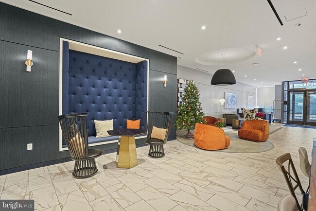 Building Photo - 1211 Van St SE