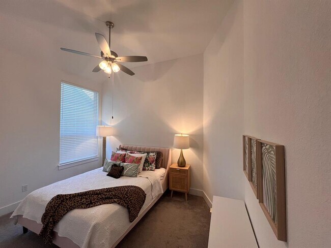 Building Photo - 6145 Teodoro Bend