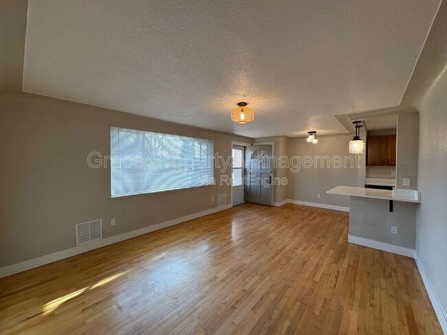 Building Photo - 1673 S Benton St