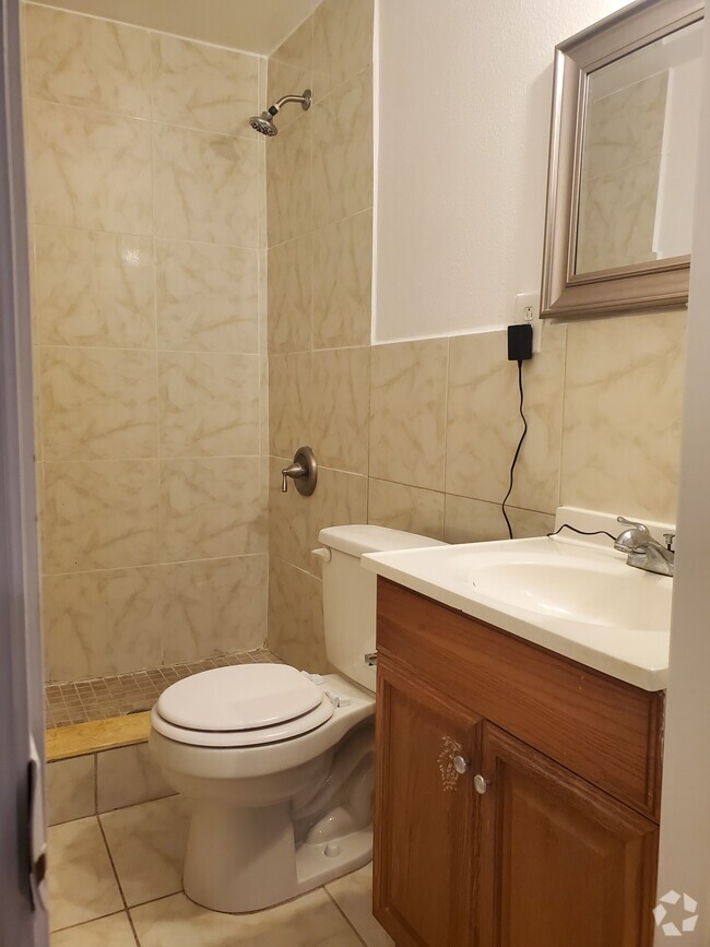Building Photo - 5094 Kellchris ln