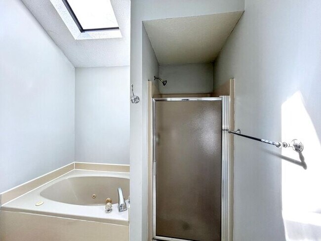 Building Photo - 1474 Wood Trail Cir