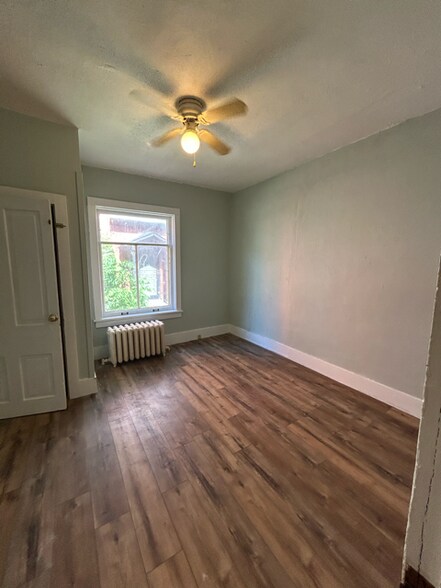 Building Photo - 339 Monroe St