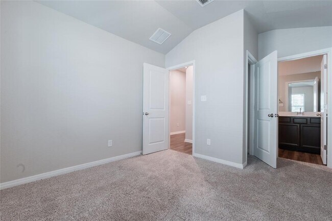 Building Photo - 1642 Settlers Glen Dr