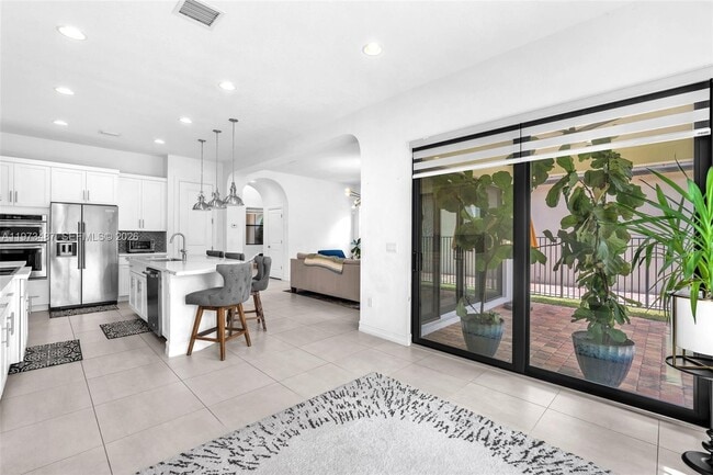 Building Photo - 1052 SW 113th Way