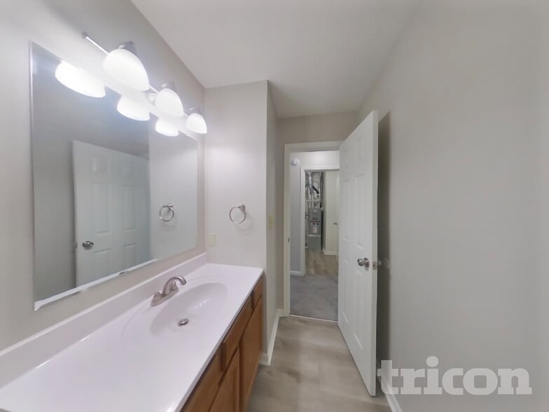 Building Photo - 4831 Dietzen Blvd