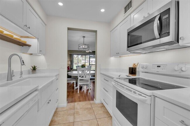 Building Photo - 4644 Longwater Chase