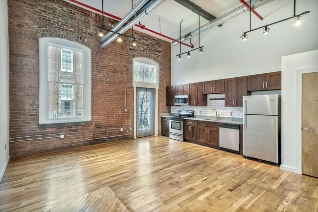 Building Photo - 1350 Rosa L Parks Blvd